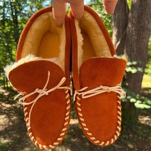 Sioux Mox Children’s Moccasins Rusty Tan Suede // Sherpa Lined